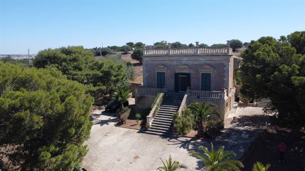 casa indipendente in vendita a Santa Croce Camerina in zona Punta Secca