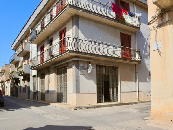 locale commerciale in vendita a Santa Croce Camerina