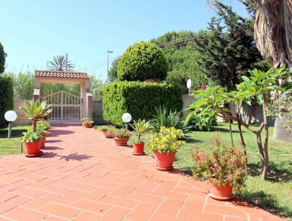 casa indipendente in vendita a Santa Croce Camerina in zona Punta Secca