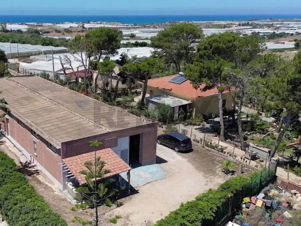 negozio in vendita a Santa Croce Camerina