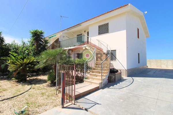 casa indipendente in vendita a Santa Croce Camerina
