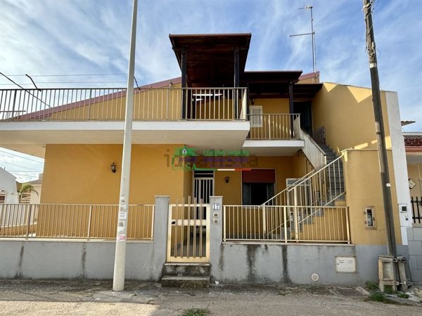 casa indipendente in vendita a Santa Croce Camerina in zona Casuzze/Kaukana