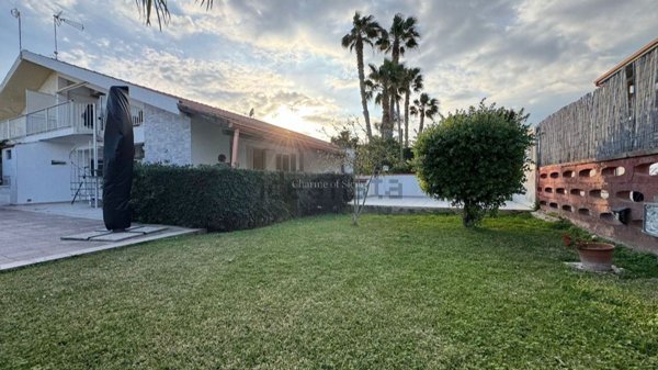casa indipendente in vendita a Santa Croce Camerina in zona Casuzze/Kaukana