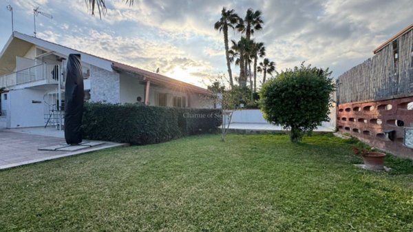 casa indipendente in vendita a Santa Croce Camerina in zona Casuzze/Kaukana