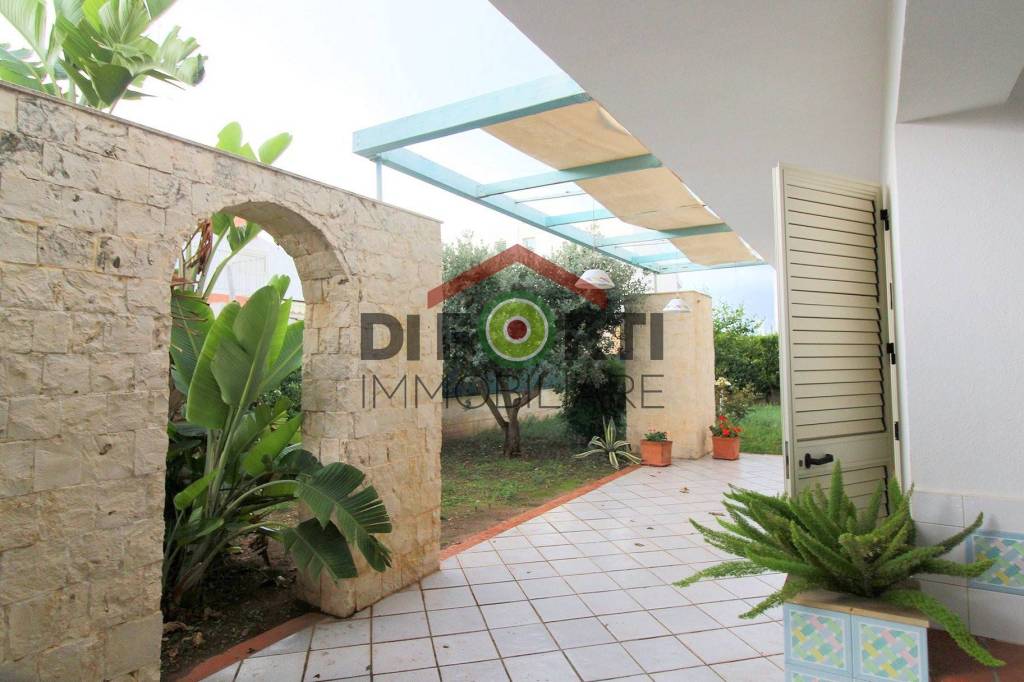 casa indipendente in vendita a Santa Croce Camerina in zona Casuzze/Kaukana