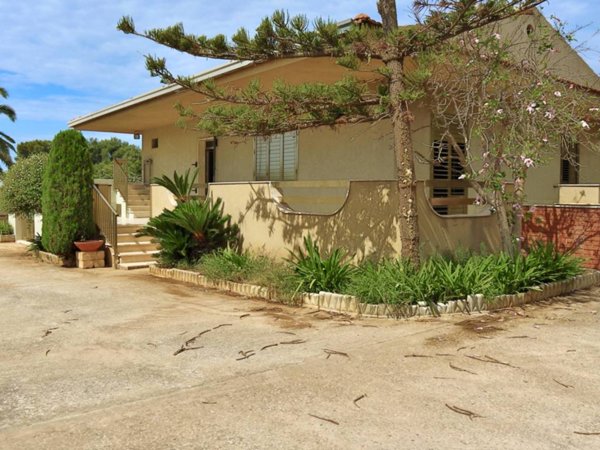 casa indipendente in vendita a Santa Croce Camerina