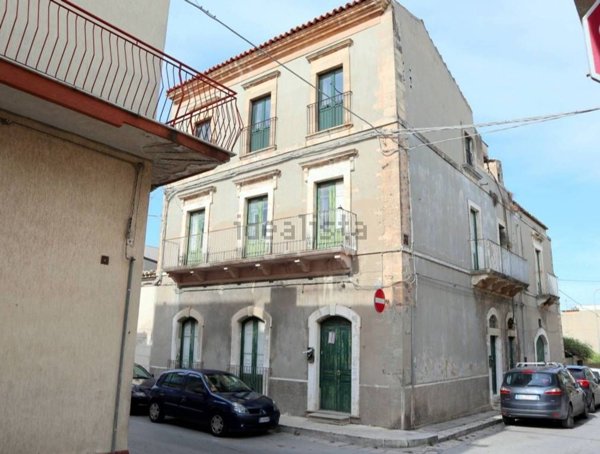 casa indipendente in vendita a Santa Croce Camerina