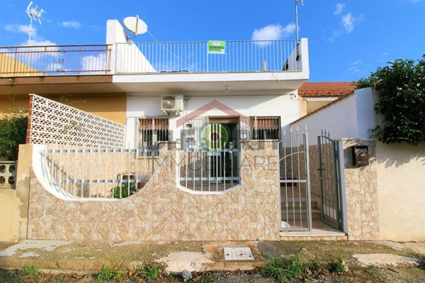 casa indipendente in vendita a Santa Croce Camerina in zona Casuzze/Kaukana