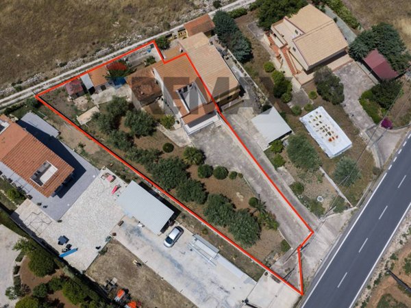 casa indipendente in vendita a Santa Croce Camerina