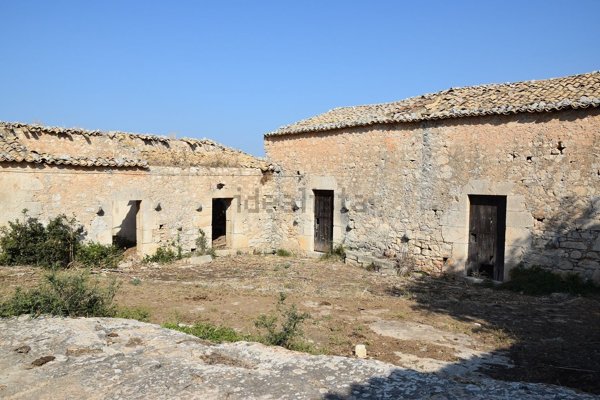 casa indipendente in vendita a Santa Croce Camerina