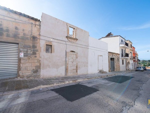casa indipendente in vendita a Santa Croce Camerina