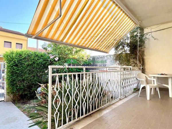 casa indipendente in vendita a Santa Croce Camerina in zona Casuzze/Kaukana
