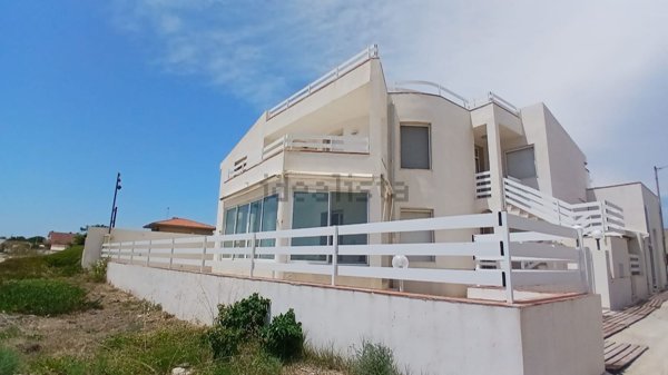 casa indipendente in vendita a Santa Croce Camerina in zona Punta Braccetto