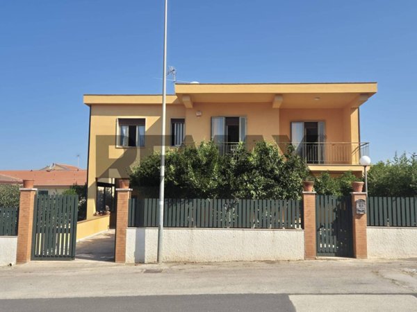 casa indipendente in vendita a Santa Croce Camerina