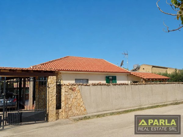casa indipendente in vendita a Santa Croce Camerina