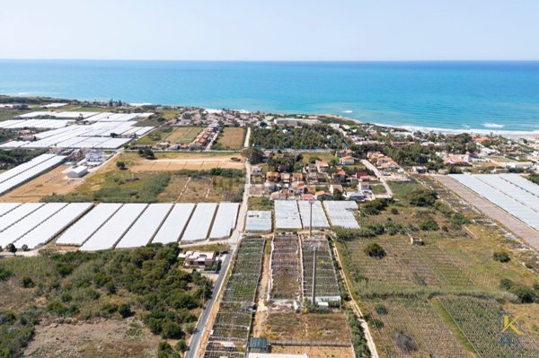 casa indipendente in vendita a Santa Croce Camerina in zona Punta Braccetto
