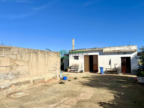 casa indipendente in vendita a Santa Croce Camerina