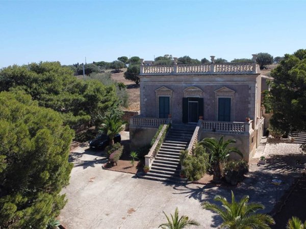 casa indipendente in vendita a Santa Croce Camerina