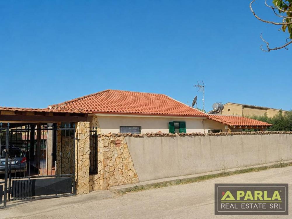 casa indipendente in vendita a Santa Croce Camerina
