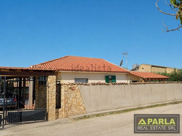 casa indipendente in vendita a Santa Croce Camerina