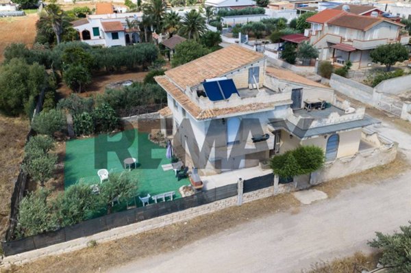 casa indipendente in vendita a Santa Croce Camerina in zona Pellegrino