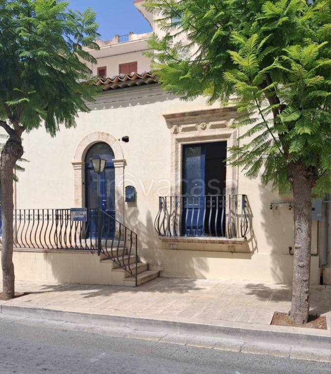 casa indipendente in vendita a Santa Croce Camerina