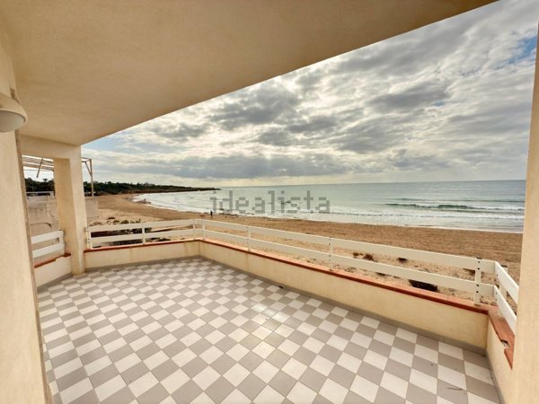 casa indipendente in vendita a Santa Croce Camerina in zona Punta Braccetto