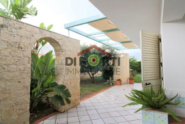 casa indipendente in vendita a Santa Croce Camerina in zona Casuzze/Kaukana