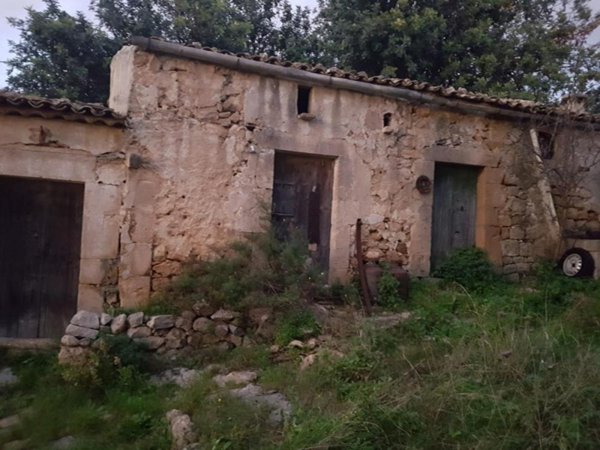 casa indipendente in vendita a Scicli