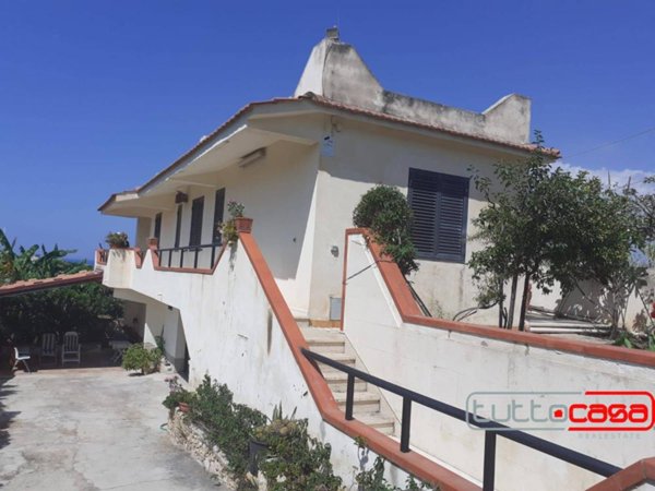 casa indipendente in vendita a Scicli in zona Cava d'Aliga