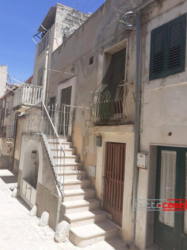 casa indipendente in vendita a Scicli