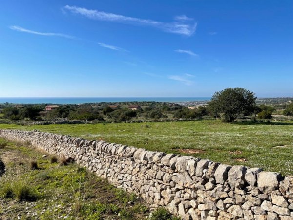 terreno agricolo in vendita a Scicli in zona Cava d'Aliga
