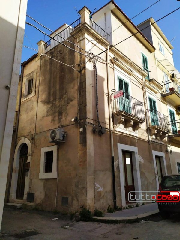 casa indipendente in vendita a Scicli