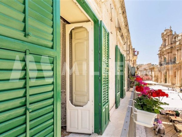 intera palazzina in vendita a Scicli