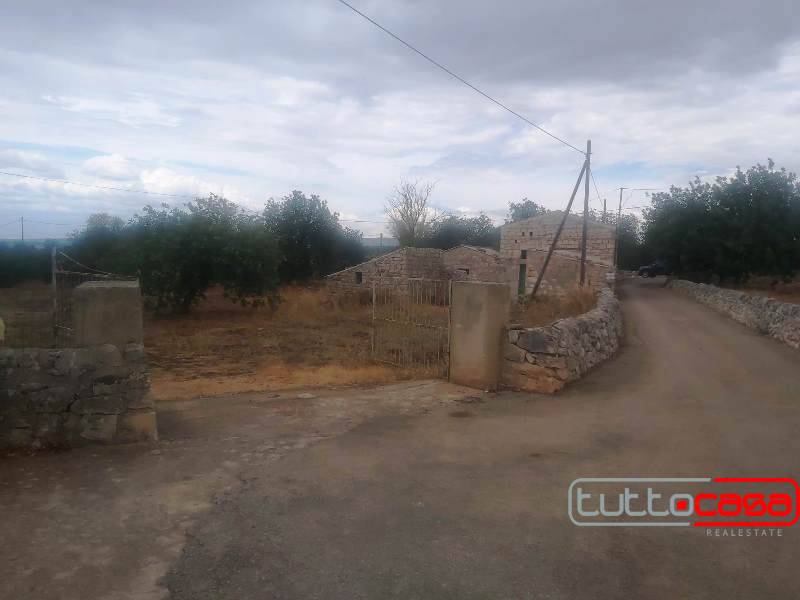 casa indipendente in vendita a Scicli