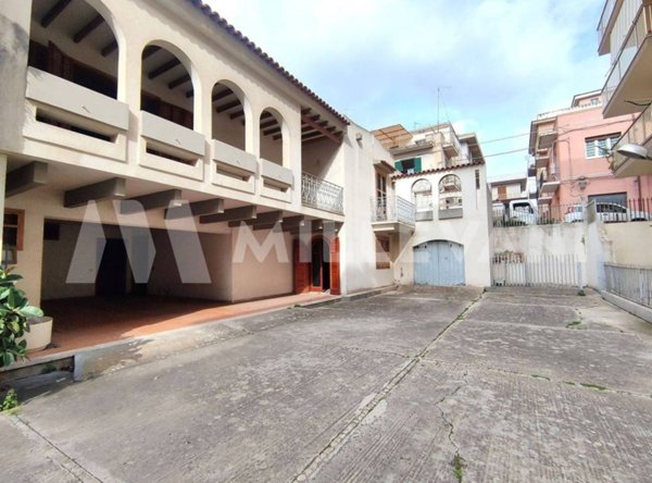casa indipendente in vendita a Scicli