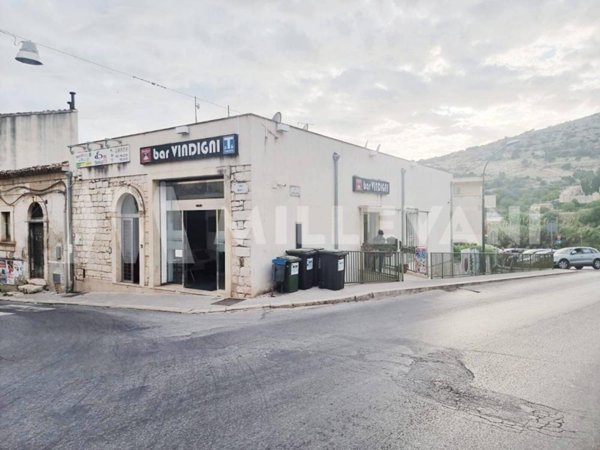 locale commerciale in vendita a Scicli
