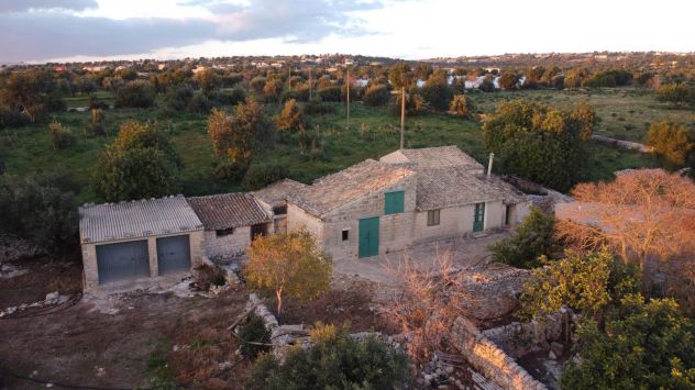 casa indipendente in vendita a Scicli