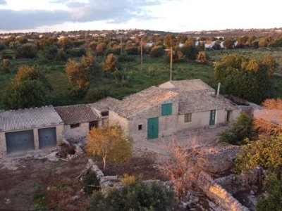 casa indipendente in vendita a Scicli