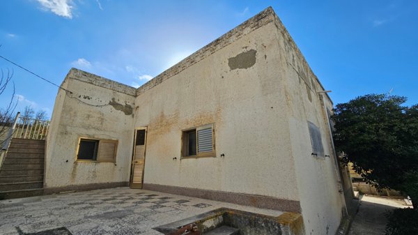 casa indipendente in vendita a Scicli in zona Cava d'Aliga