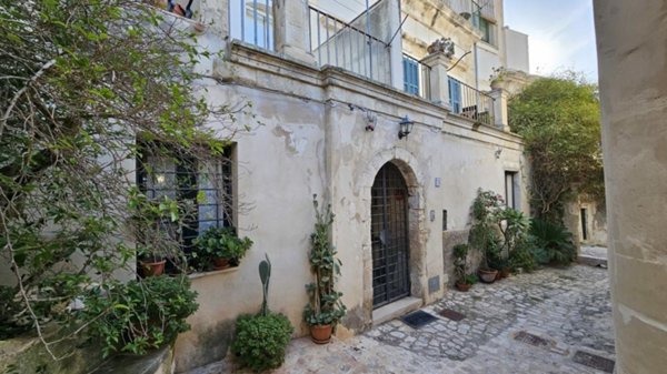 casa indipendente in vendita a Scicli