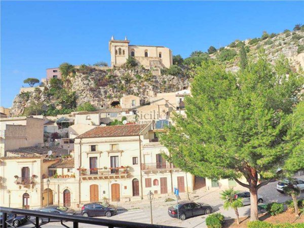 casa indipendente in vendita a Scicli