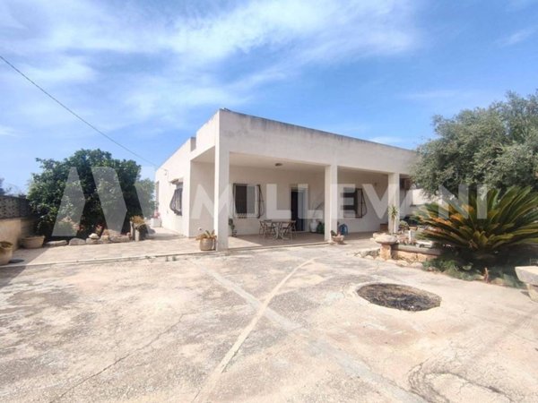 casa indipendente in vendita a Scicli in zona Cava d'Aliga