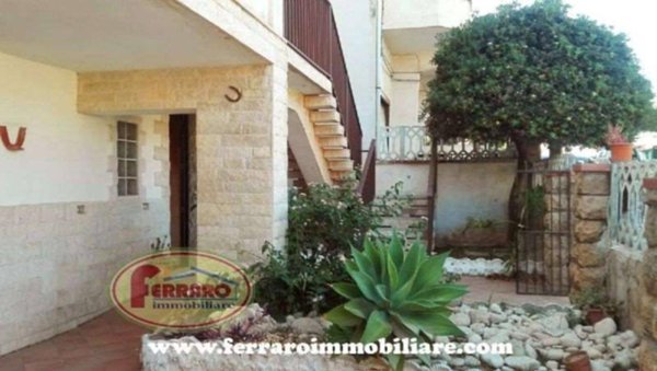 casa indipendente in vendita a Scicli