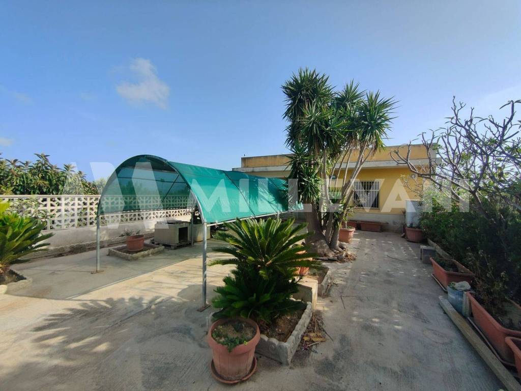 casa indipendente in vendita a Scicli in zona Cava d'Aliga