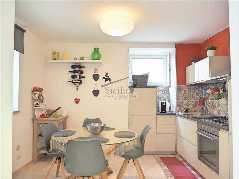 casa indipendente in vendita a Scicli