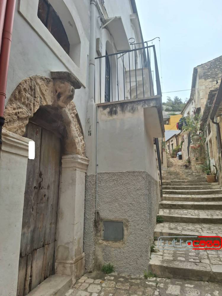casa indipendente in vendita a Scicli