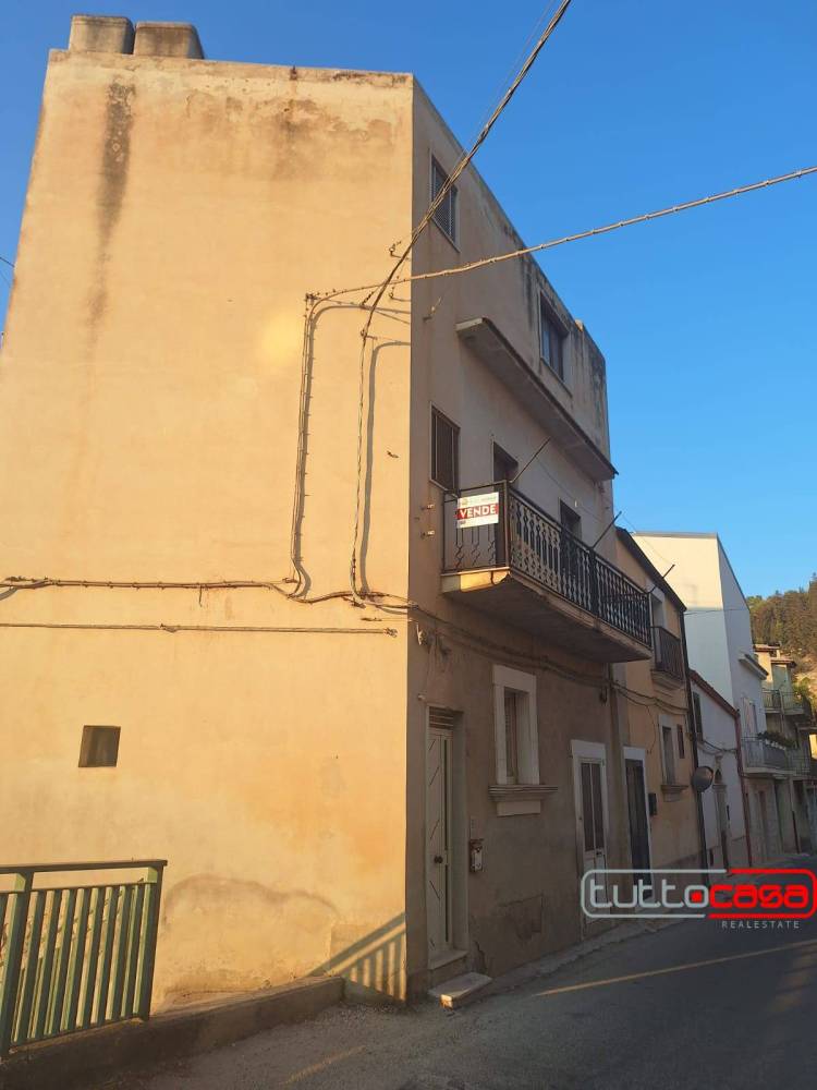 casa indipendente in vendita a Scicli
