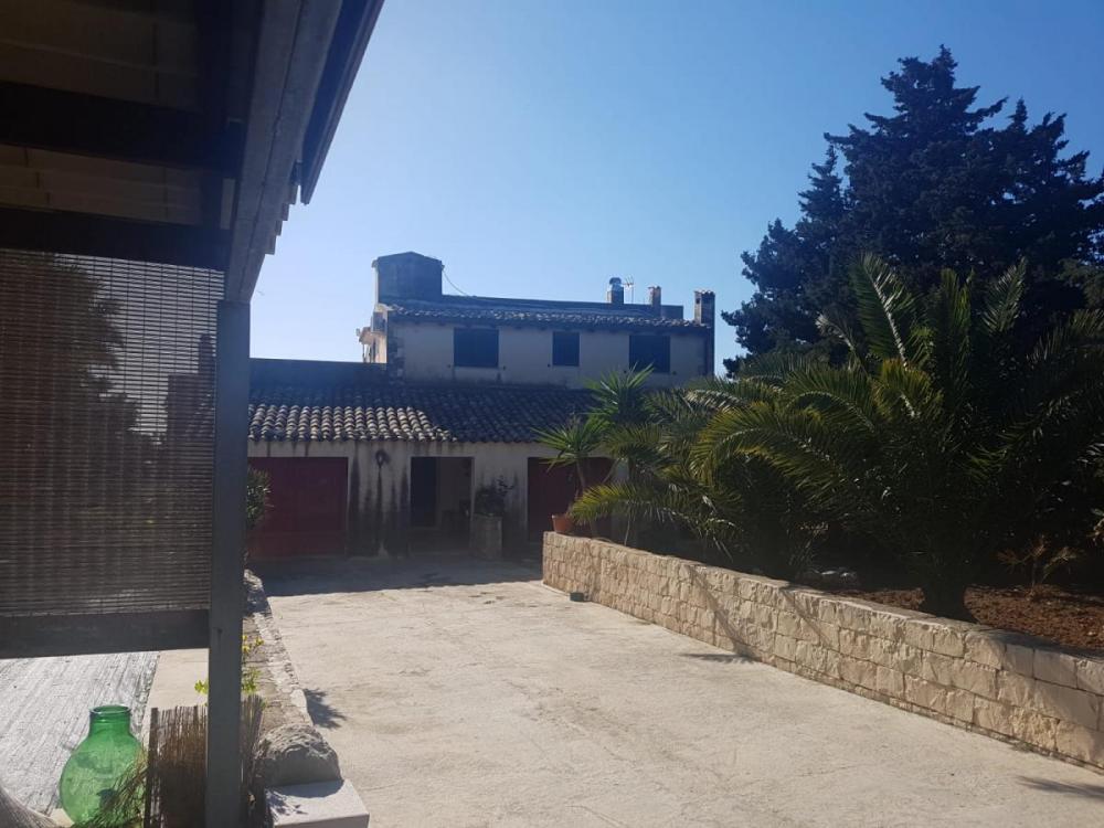 casa indipendente in vendita a Scicli