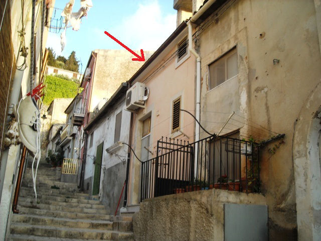 casa indipendente in vendita a Scicli